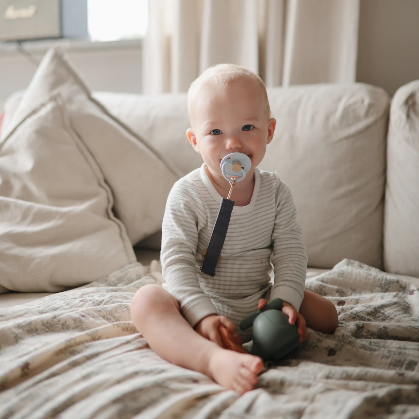 FRIGG Silicone Pacifier 4-Pack - 6-18 Months