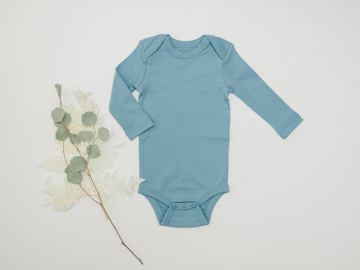 Cotton Long Sleeve Baby Bodysuit – Soft, Cozy, and Eco-Friendly