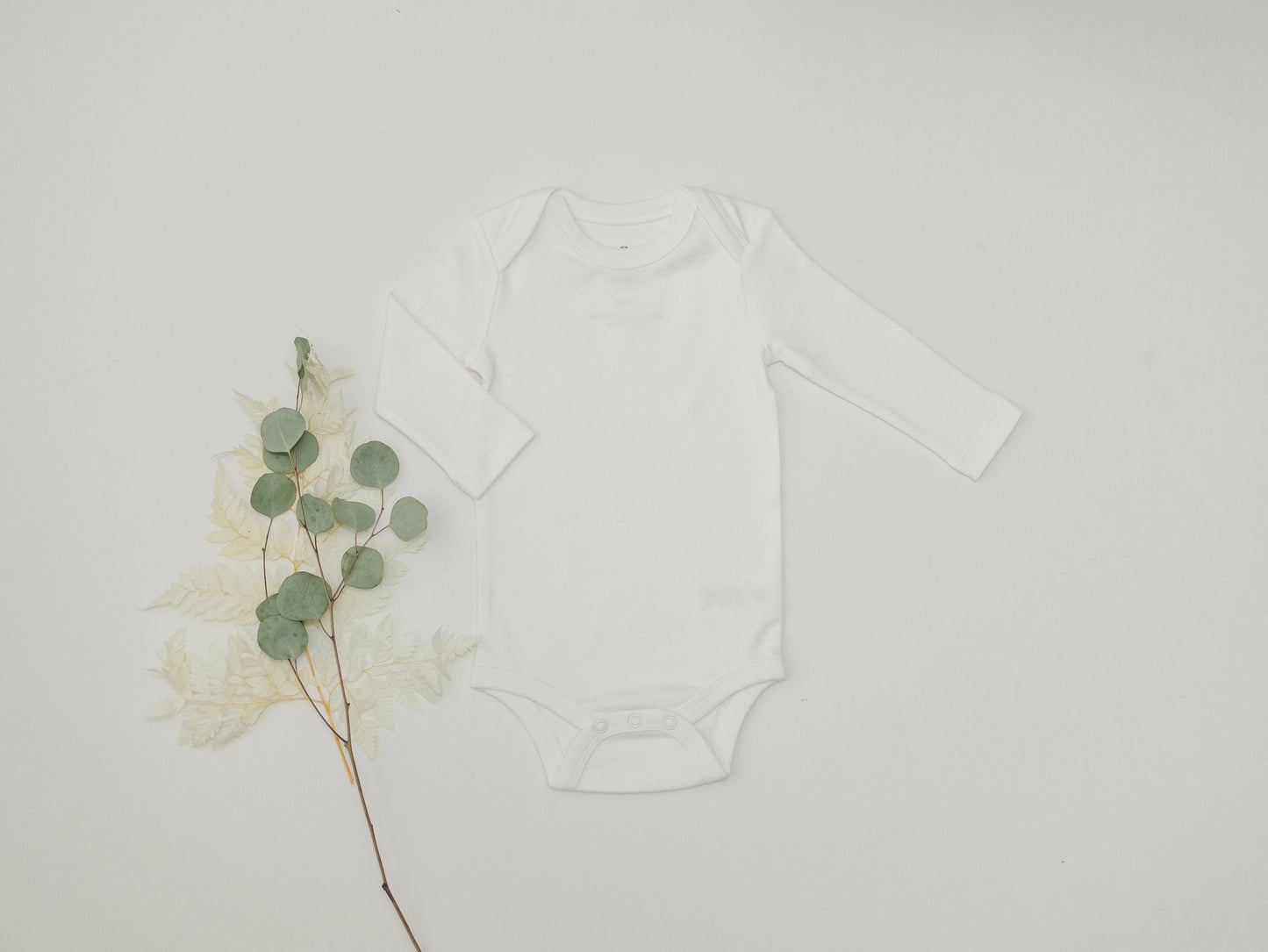 Cotton Long Sleeve Baby Bodysuit – Soft, Cozy, and Eco-Friendly